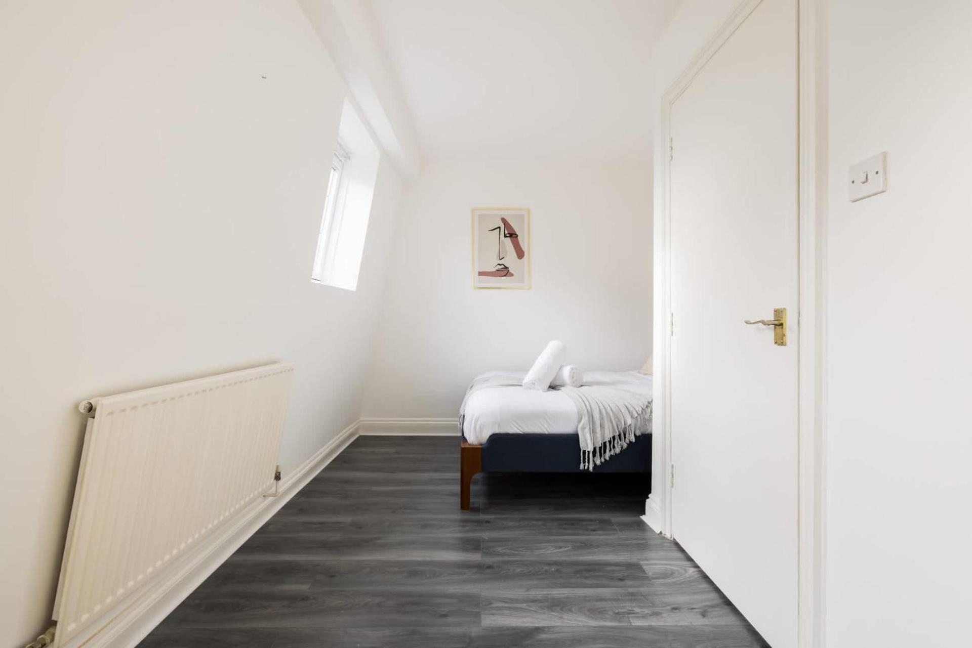 Contemporary 2 Bedroom In Shepherd's Bush * London